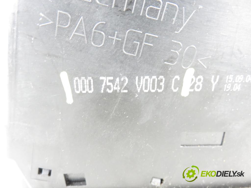SMART FORTWO Coupe (450) HB 2004 37,00 0.7 (450.330) - M 160.920 698,00 ZVEDÁK: 0007542V003C