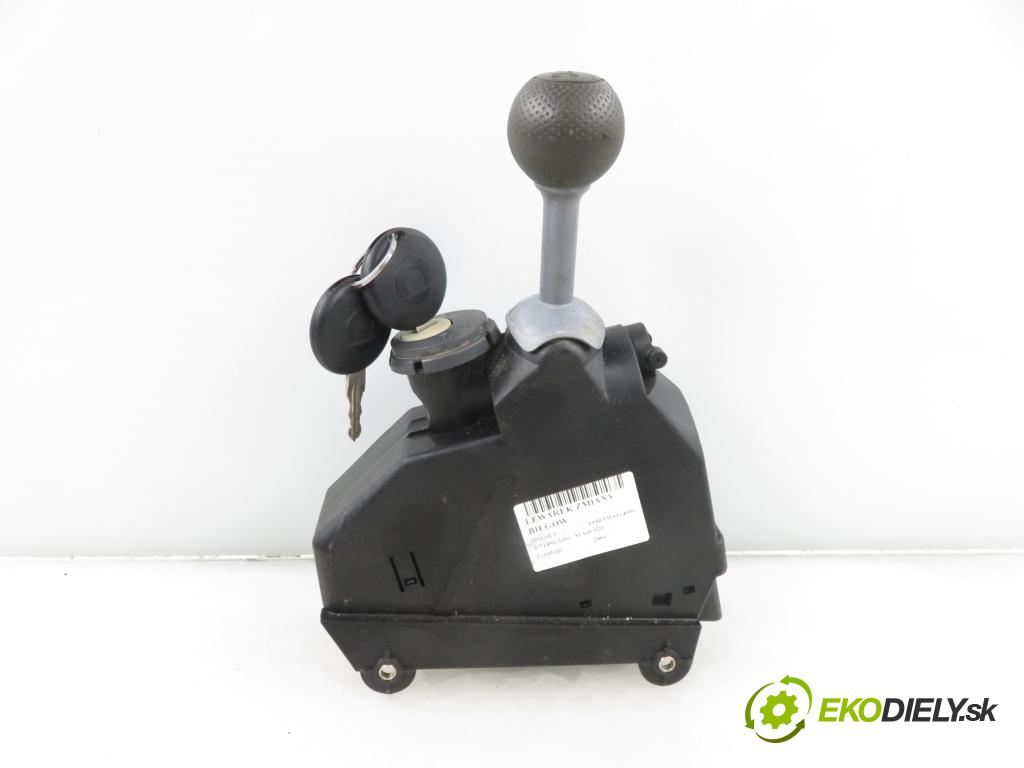 SMART FORTWO Coupe (450) HB 2004 37,00 0.7 (450.330) - M 160.920 698,00 ZVEDÁK: 0007542V003C