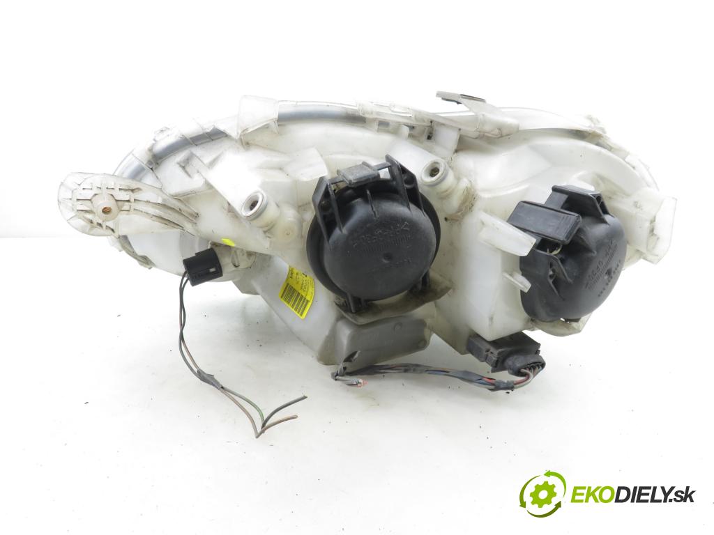 SMART FORTWO Coupe (450) HB 2004 37,00 0.7 (450.330) - M 160.920 698,00 Svetlo PP 1307022337