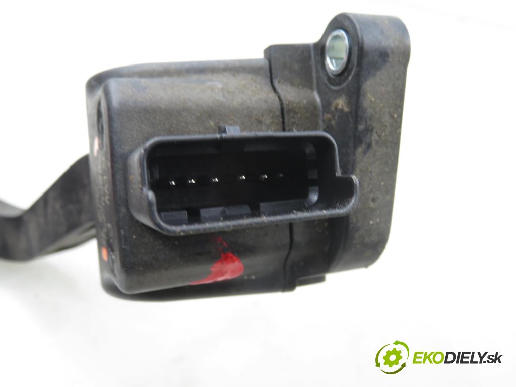 PEUGEOT 5008 (0U_, 0E_) VAN 2010 82,00 1.6 HDi - 112 9HR (DV6C) 1560,00 potenciometr plynového pedálu 0280755167 ; 9671416880 (Potenciometr plynového pedálu)