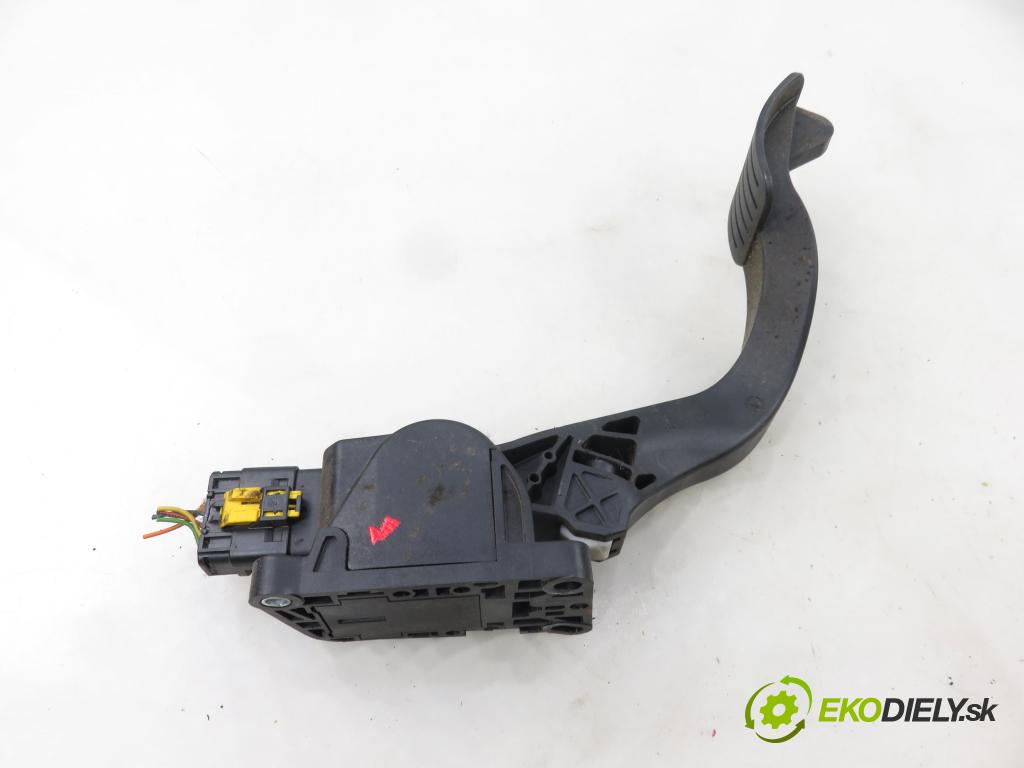 PEUGEOT 5008 (0U_, 0E_) VAN 2010 82,00 1.6 HDi - 112 9HR (DV6C) 1560,00 potenciometr plynového pedálu 0280755167 ; 9671416880 (Potenciometr plynového pedálu)