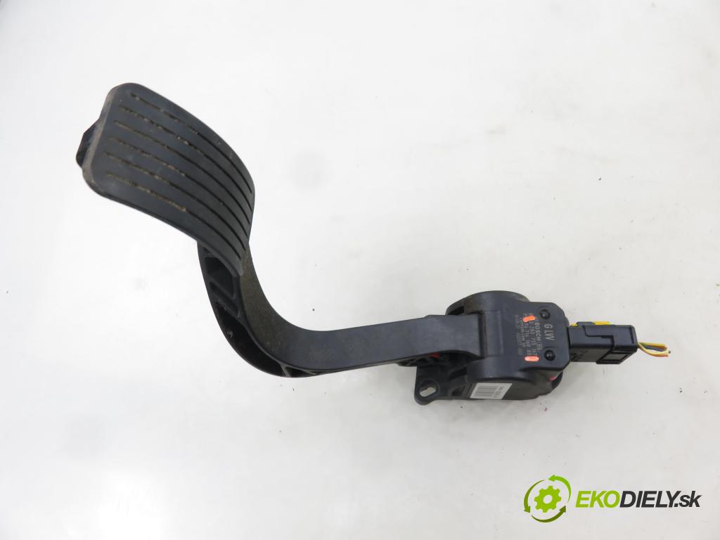 PEUGEOT 5008 (0U_, 0E_) VAN 2010 82,00 1.6 HDi - 112 9HR (DV6C) 1560,00 potenciometr plynového pedálu 0280755167 ; 9671416880 (Potenciometr plynového pedálu)