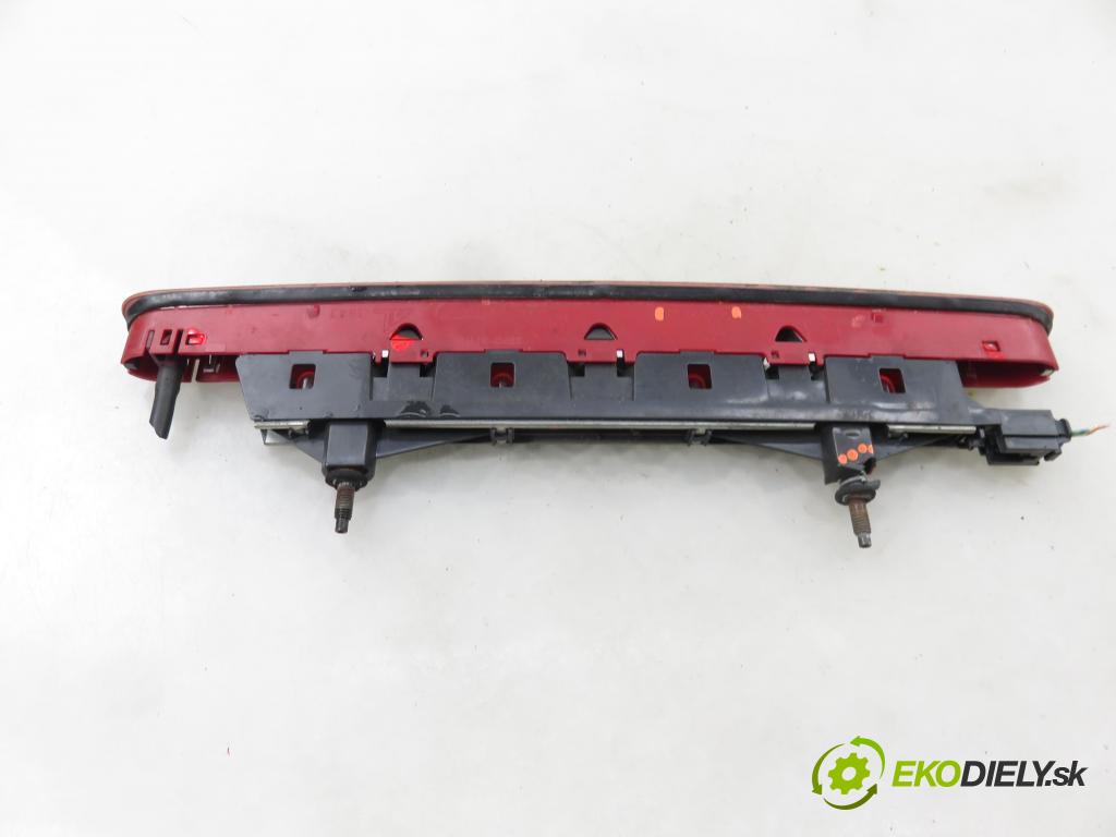 PEUGEOT 5008 (0U_, 0E_) VAN 2010 82,00 1.6 HDi - 9HR (DV6C) 1560,00 svetlo bŕzd 9684008780