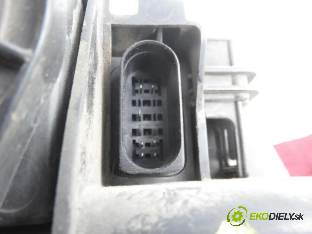 AUDI Q7 (4L) SUV 2008 257,00 4.2 FSI quattro - BAR 4163,00 Svetlo LP