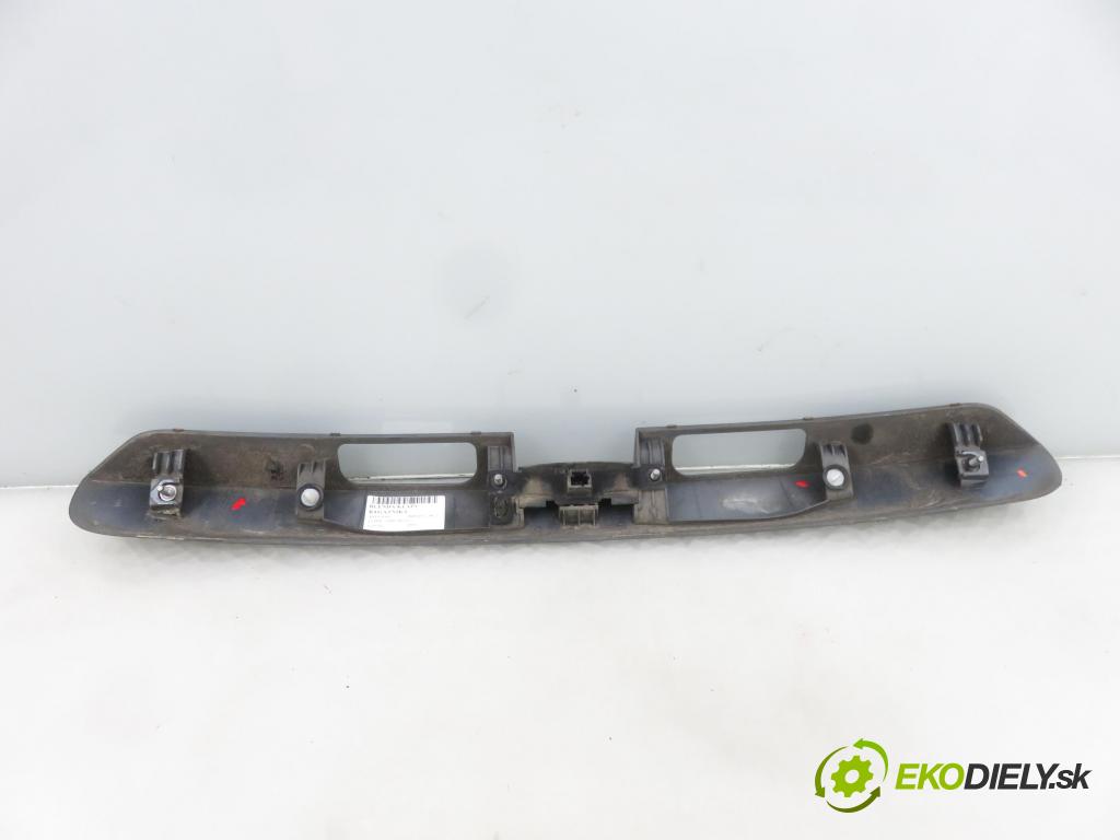 PEUGEOT 5008 (0U_, 0E_) VAN 2010 82,00 1.6 HDi - 112 9HR (DV6C) 1560,00 Zadné čelo dverí kufor 9684414777