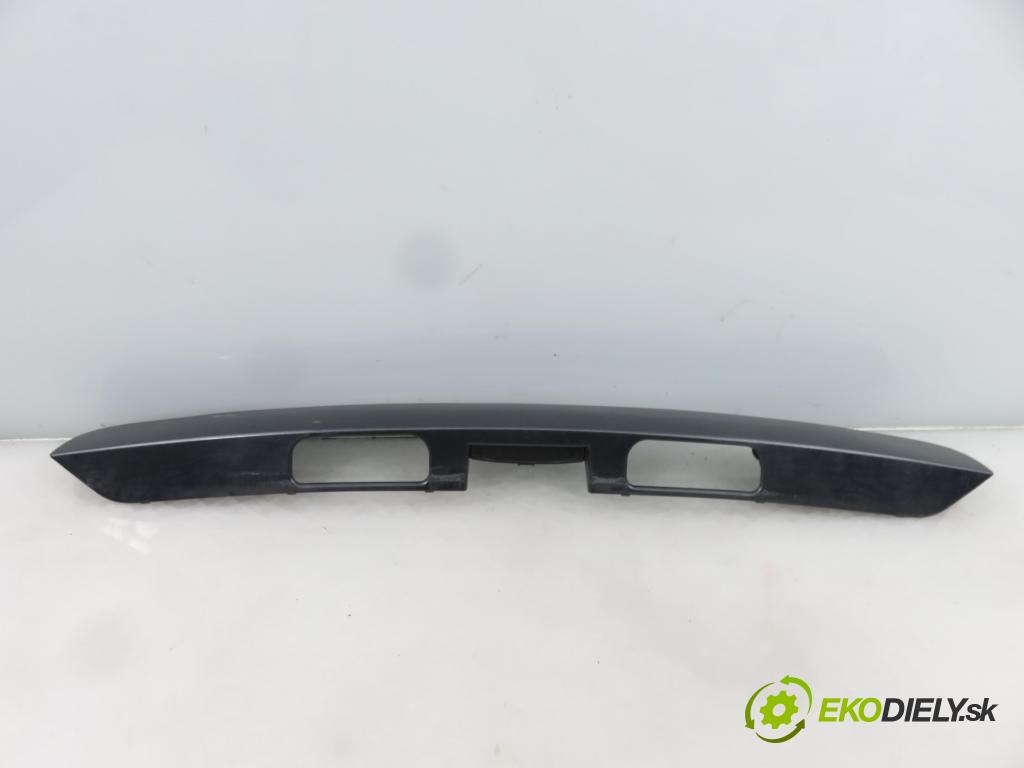 PEUGEOT 5008 (0U_, 0E_) VAN 2010 82,00 1.6 HDi - 112 9HR (DV6C) 1560,00 Zadné čelo dverí kufor 9684414777