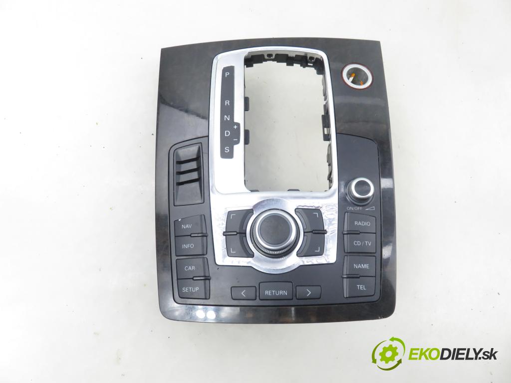 AUDI Q7 (4L) SUV 2008 257,00 4.2 FSI quattro - BAR 4163,00 Panel ovládania IDRIVE 