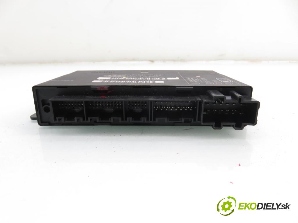 AUDI A4 (8E2, B6) SEDAN 2002 132,00 2.5 TDI V6 180 quattro - AKE 2496,00 MODUL komfortu 8E0959433AT