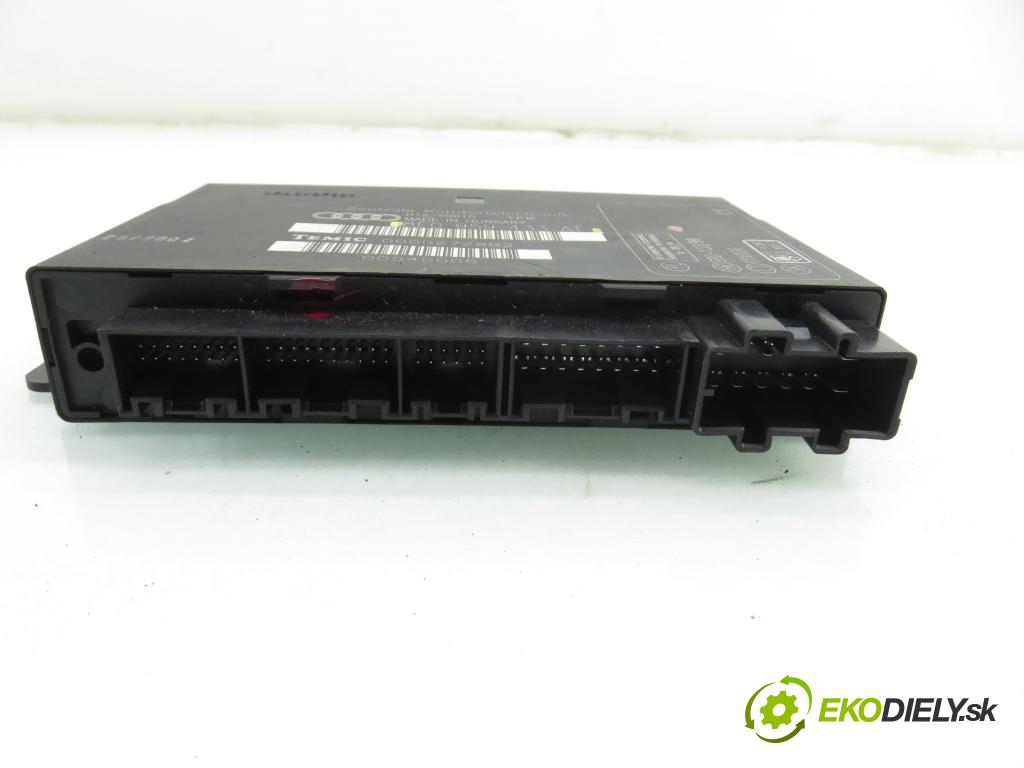 AUDI A4 (8E2, B6) SEDAN 2002 132,00 2.5 TDI V6 180 quattro - AKE 2496,00 MODUL komfortu 8E0959433AT