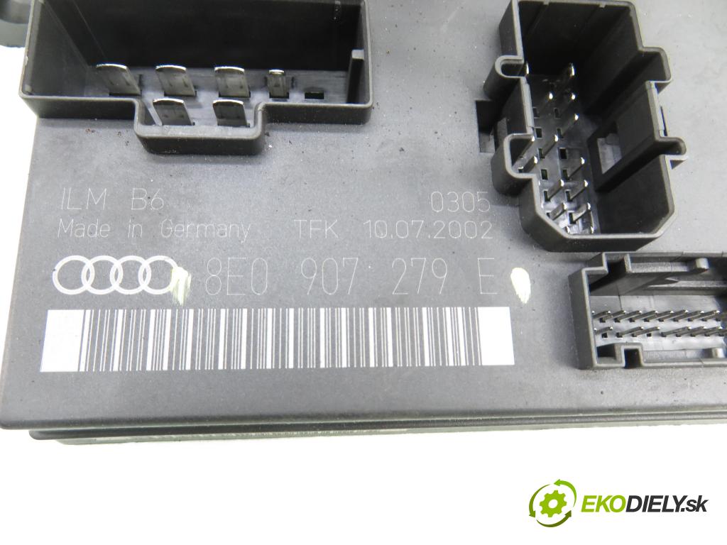 AUDI A4 (8E2, B6) SEDAN 2002 132,00 2.5 TDI V6 180 quattro - AKE 2496,00 řídící jednotka světla 8E0907279E