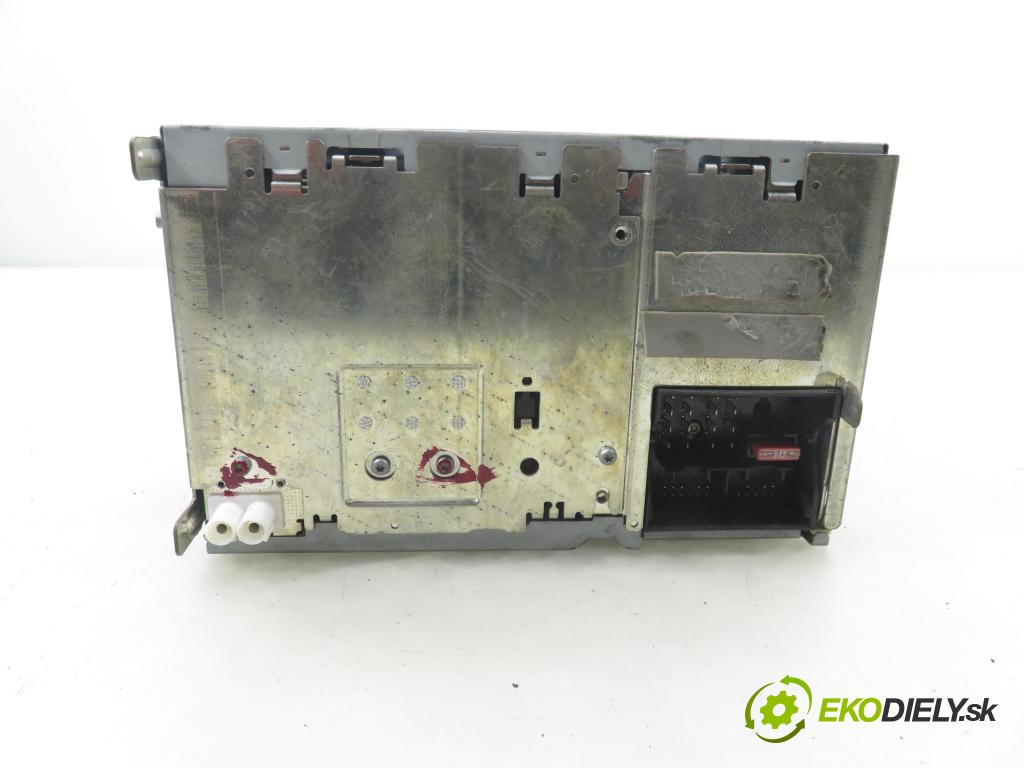 AUDI A3 (8P1) HB 2003 77,00 1.9 TDI - BKC 1896,00 RADIO CD 8P0035186G