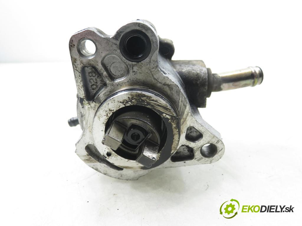 TOYOTA COROLLA Verso (ZER_, ZZE12_, R1_) MINIVAN 2005 85,00 2.0 D-4D (CUR10_) - 1CD-FTV 1995,00 pumpa vakuová 2930027020 ; 0810002740