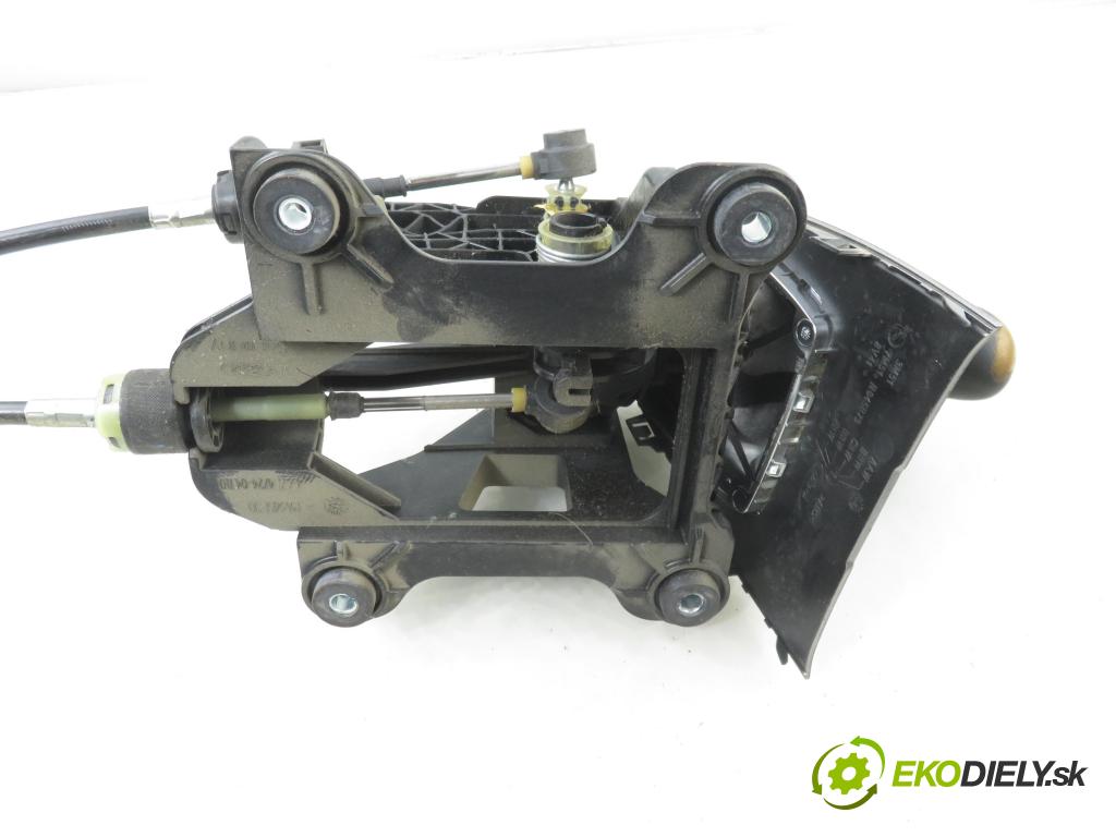 FORD KUGA I SUV 2009 147,00 2.5 4x4 - HYDB 2522,00 ZVEDÁK: 9V4R7C453UD