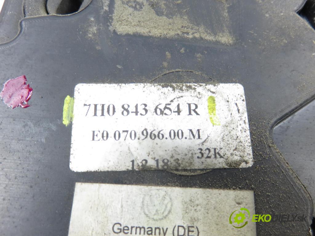 VW TRANSPORTER V Autobus (7HB, 7HJ, 7EB, 7EJ, 7EF, 7EG, 7HF, 7E BUS 2003 77,00 1.9 TDI - AXB 1896,00 zámok Dvere posúvne 7H0843654R