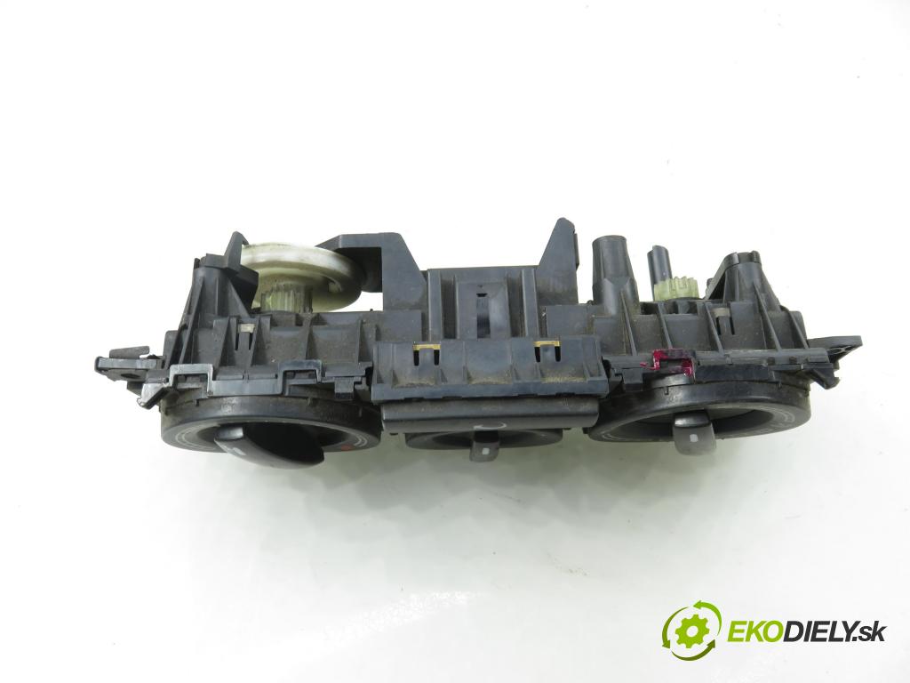 VW TRANSPORTER V Autobus (7HB, 7HJ, 7EB, 7EJ, 7EF, 7EG, 7HF, 7E BUS 2003 77,00 1.9 TDI - AXB 1896,00 Panel kúrenia 7H0819045A ; 7H0819045A9B9