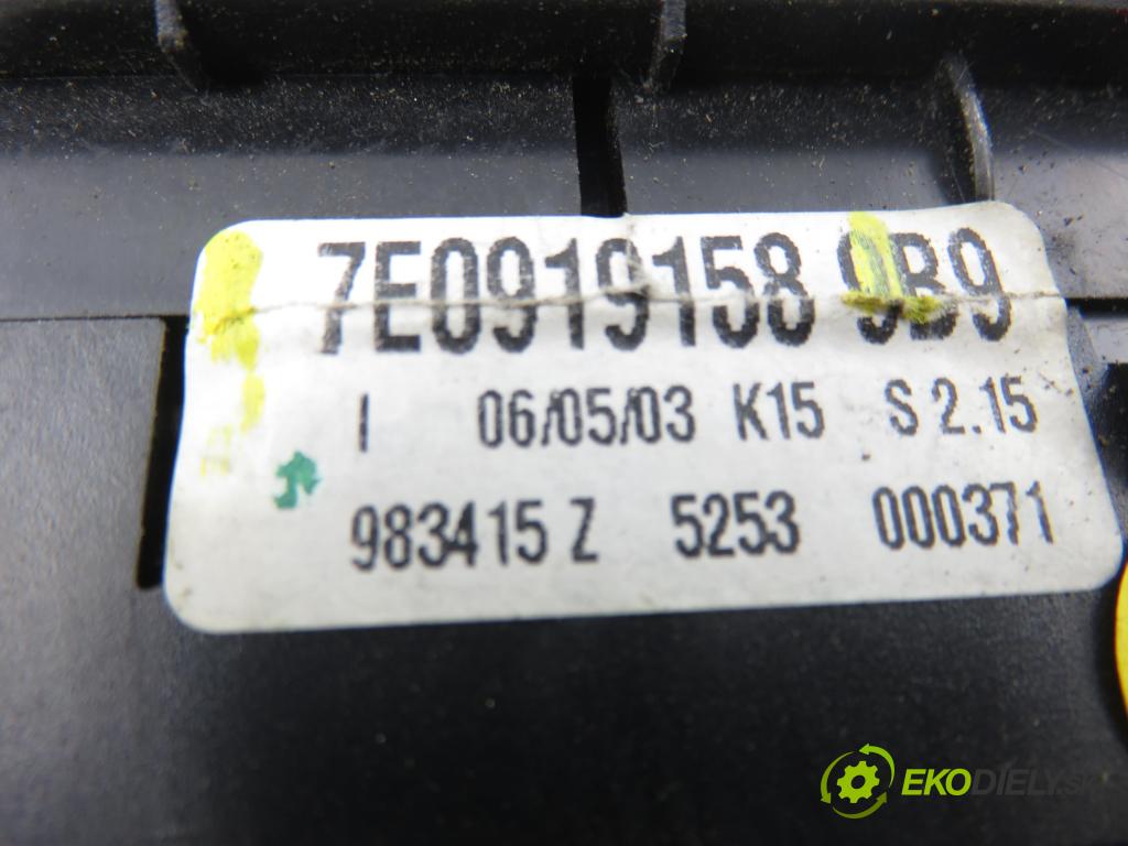 VW TRANSPORTER V Autobus (7HB, 7HJ, 7EB, 7EJ, 7EF, 7EG, 7HF, 7E BUS 2003 77,00 1.9 TDI - AXB 1896,00 Panel kúrenia 7E0919158