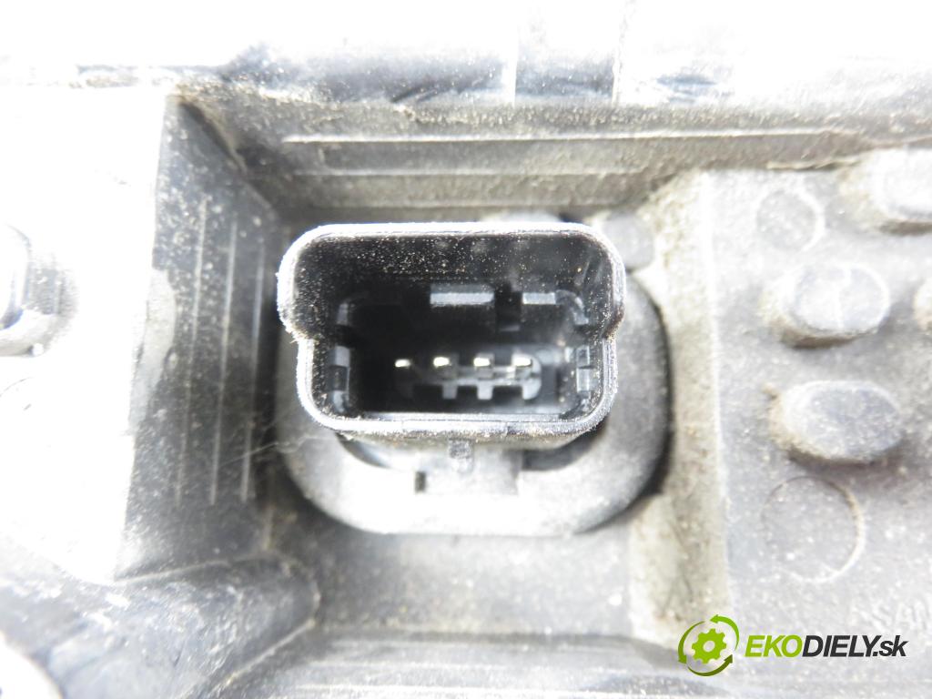 PEUGEOT 5008 (0U_, 0E_) VAN 2010 82,00 1.6 HDi - 9HR (DV6C) 1560,00 světlo pravé zadní 9672666680