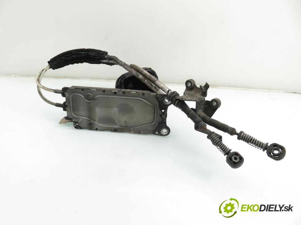 SEAT LEON (1M1) HB 2001 81,00 1.9 TDI - ASV 1896,00 ZVEDÁK: