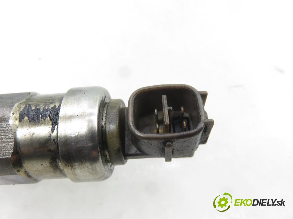 TOYOTA RAV 4 II (_A2_) SUV 2003 85,00 2.0 D-4D 4WD (CLA20_, CLA21_) - 1CD-FTV 1995,00 vstřikovač 2367027030 (Vstřikovač paliva)