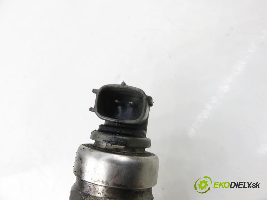 TOYOTA COROLLA Verso (ZER_, ZZE12_, R1_) MINIVAN 2005 85,00 2.0 D-4D (CUR10_) - 1CD-FTV 1995,00 vstrekovač 236700G010 (Vstrekovač paliva)