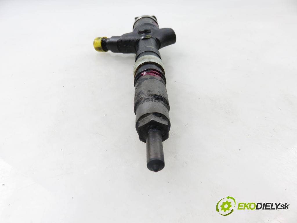 TOYOTA COROLLA Verso (ZER_, ZZE12_, R1_) MINIVAN 2005 85,00 2.0 D-4D (CUR10_) - 1CD-FTV 1995,00 vstrekovač 236700G010 (Vstrekovač paliva)