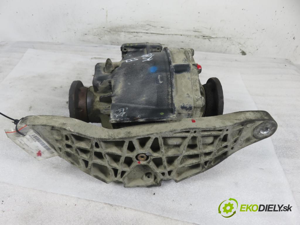 AUDI A4 (8E2, B6) SEDAN 2001 110,00 1.8 T quattro - AVJ 1781,00 ,diferenciál ETT ; 250601