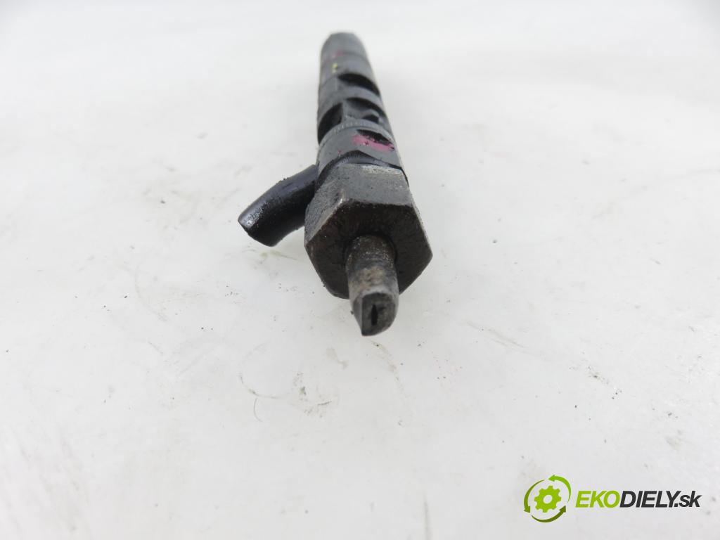 RENAULT KANGOO (KC0/1_) KOMBIVAN 2008 50,00 1.5 dCi - K9K 714 1461,00 vstrekovač 8200421897 ; 8200815416 ; EJBR05102D (Vstrekovač paliva)