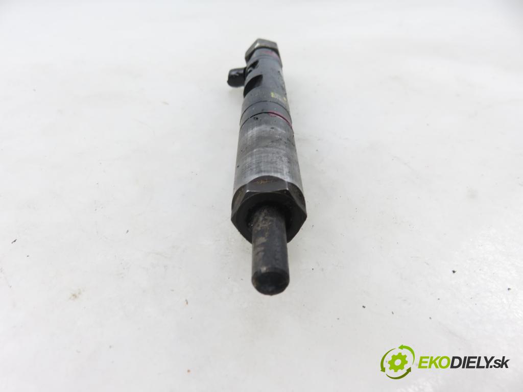 RENAULT KANGOO (KC0/1_) KOMBIVAN 2008 50,00 1.5 dCi - K9K 714 1461,00 vstrekovač 8200421897 ; 8200815416 ; EJBR05102D (Vstrekovač paliva)
