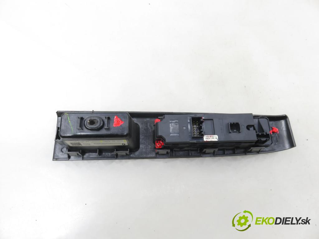 MAZDA 5 (CR19) MINIVAN 2005 107,00 2 - LFF7 1999,00 Panel ovládaní oken CC65684L6C