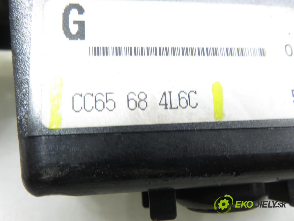 MAZDA 5 (CR19) MINIVAN 2005 107,00 2 - LFF7 1999,00 Panel ovládaní oken CC65684L6C