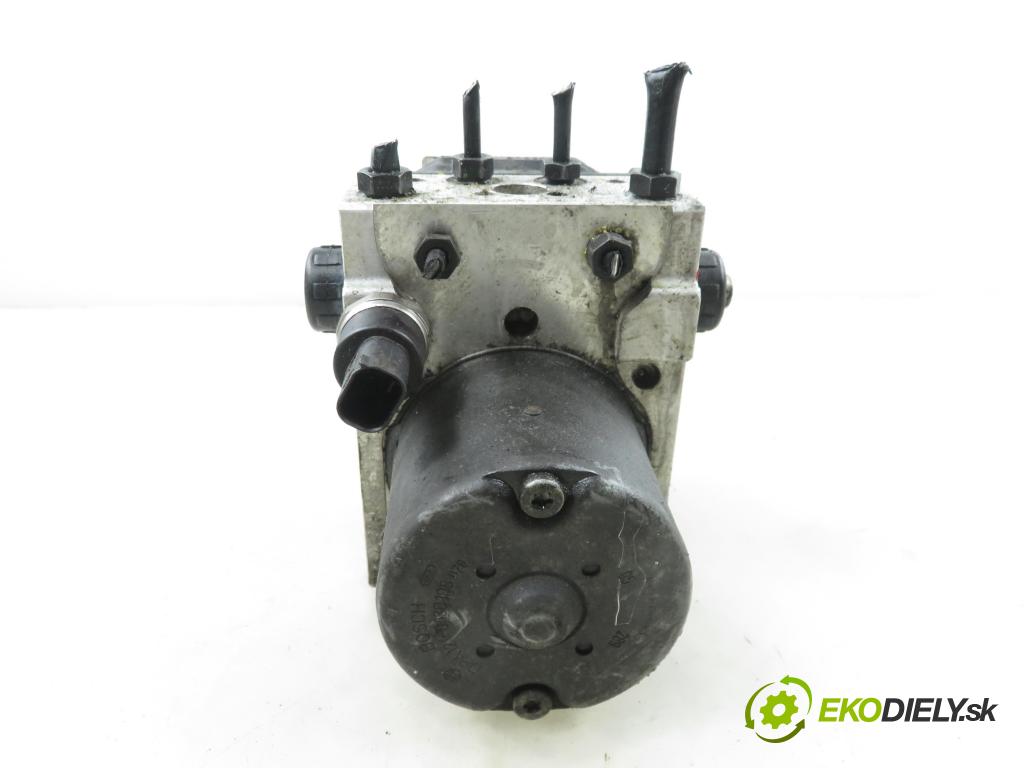AUDI A4 (8E2, B6) SEDAN 2002 132,00 2.5 TDI quattro - AKE 2496,00 Pumpa ABS 0265950011 ; 0265225048 ; 8E0614517 (Pumpa ABS)