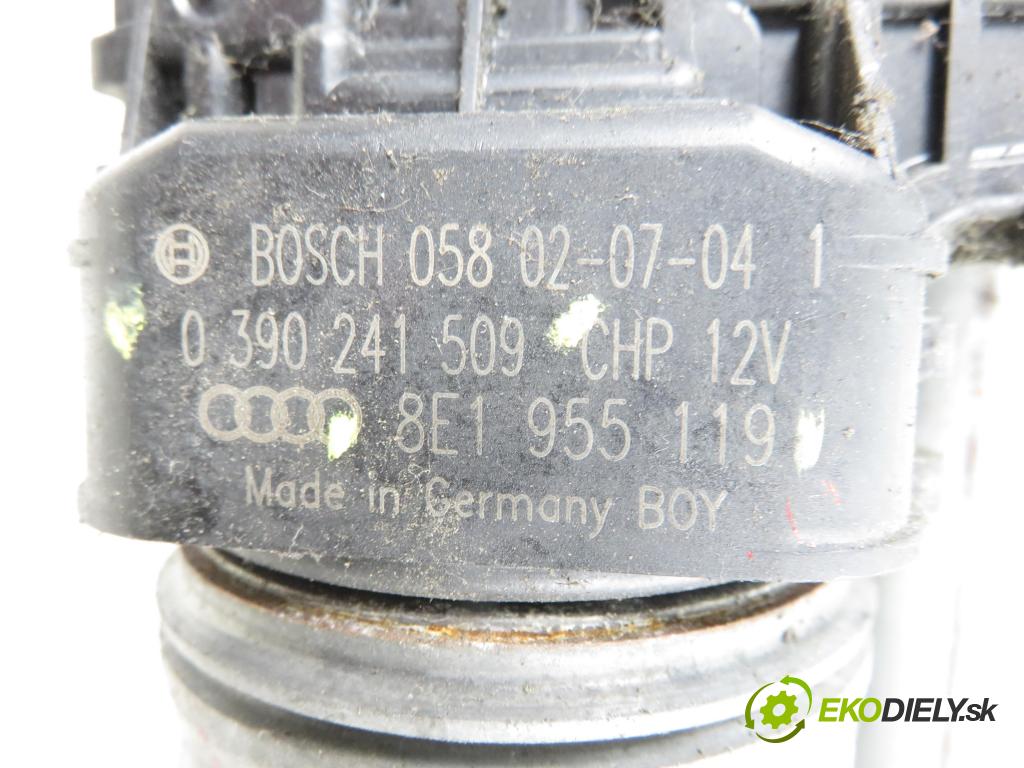AUDI A4 (8E2, B6) SEDAN 2002 132,00 2.5 TDI V6 180 quattro - AKE 2496,00 Motorček stieračov 8E1955119 ; 0390241509
