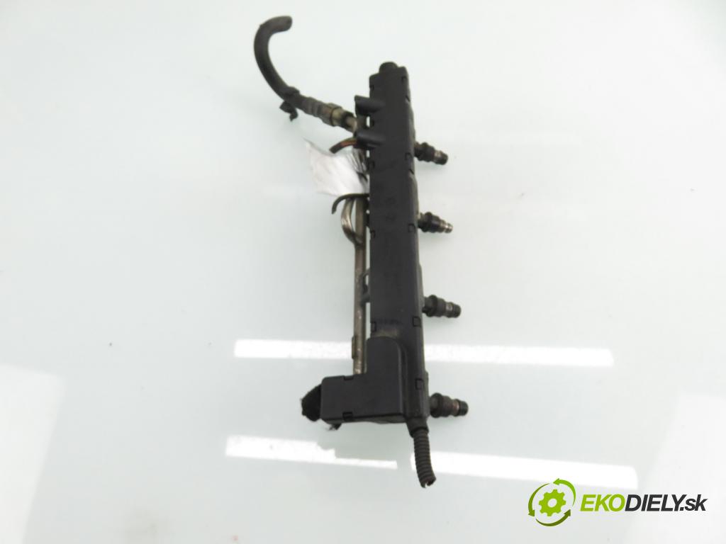 OPEL MERIVA A nadwozie wielkoprzestrzenne (MPV) (X03) HB 2003 74,00 1.6 16V - Z 16 XE 1598,00 lišta vstřikovací 25313846 (Vstřikovací lišta)