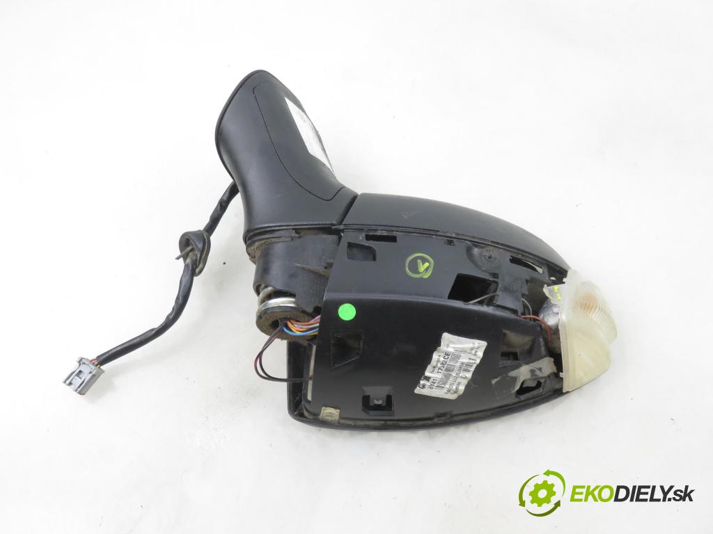 FORD KUGA I SUV 2009 147,00 2.5 4x4 - HYDB 2522,00 zpětné zrcátko