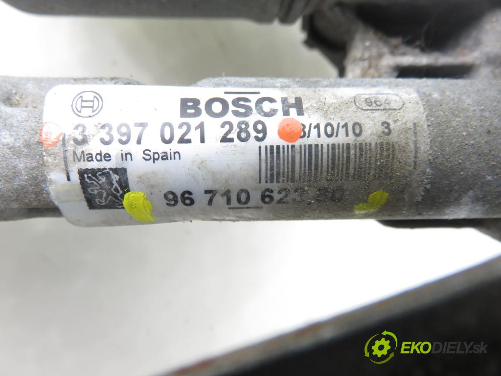 PEUGEOT 5008 (0U_, 0E_) VAN 2010 82,00 1.6 HDi - 9HR (DV6C) 1560,00 Motorček stieračov 3397021289 ; 1397220577