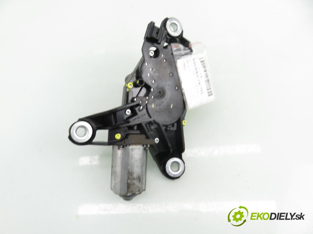 MITSUBISHI COLT VI (Z3_A, Z2_A) HB 2005 80,00 1.5 - 109 4A91 1499,00 motorek stěrače ZADNÍ: 0390201599