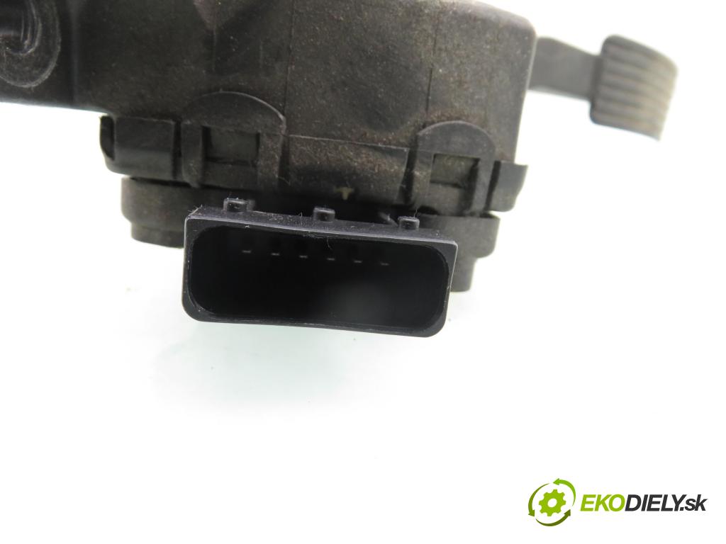MITSUBISHI COLT VI (Z3_A, Z2_A) HB 2005 80,00 1.5 - 109 4A91 1499,00 potenciometr plynového pedálu MN125792 (Potenciometr plynového pedálu)