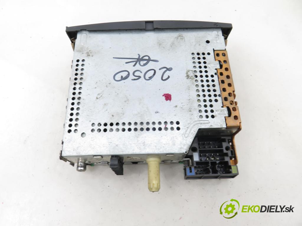 RENAULT SCENIC II (JM0/1_) MINIVAN 2003 88,00 1.9 dCi 120 - F9Q 812 1870,00 RADIO CD 8200300858