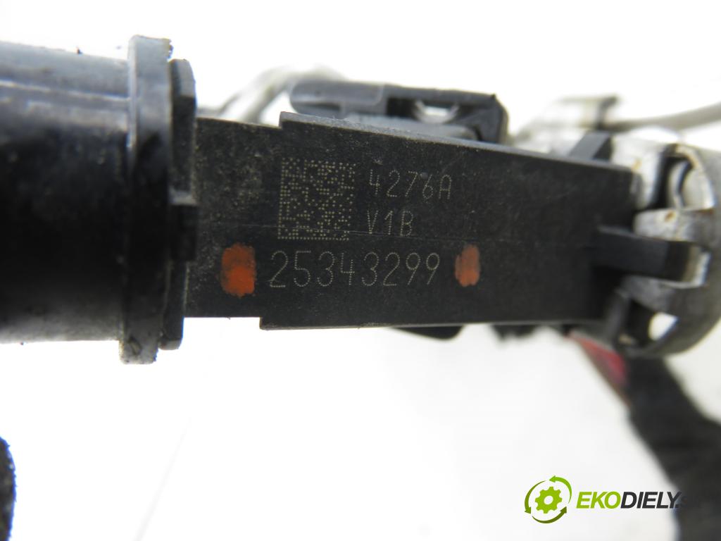 OPEL ASTRA H Kombi (A04) KOMBI 2006 77,00 1.6 - Z 16 XE1 1598,00 Lišta vstrekovacia 25343299 (Vstrekovacia lišta)