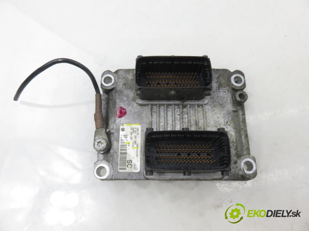 OPEL CORSA C (X01) HB 2002 43,00 1 - Z 10 XE 973,00 Riadiaca jednotka Motor 0261207960 ; 55350551