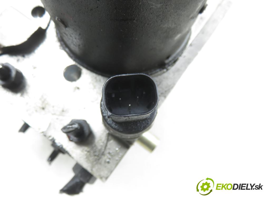 AUDI A4 (8E2, B6) SEDAN 2001 96,00 1.9 TDI - AWX 1896,00 Pumpa ABS 0265950011 ; 0265225048 ; 8E0614517 (Pumpa ABS)