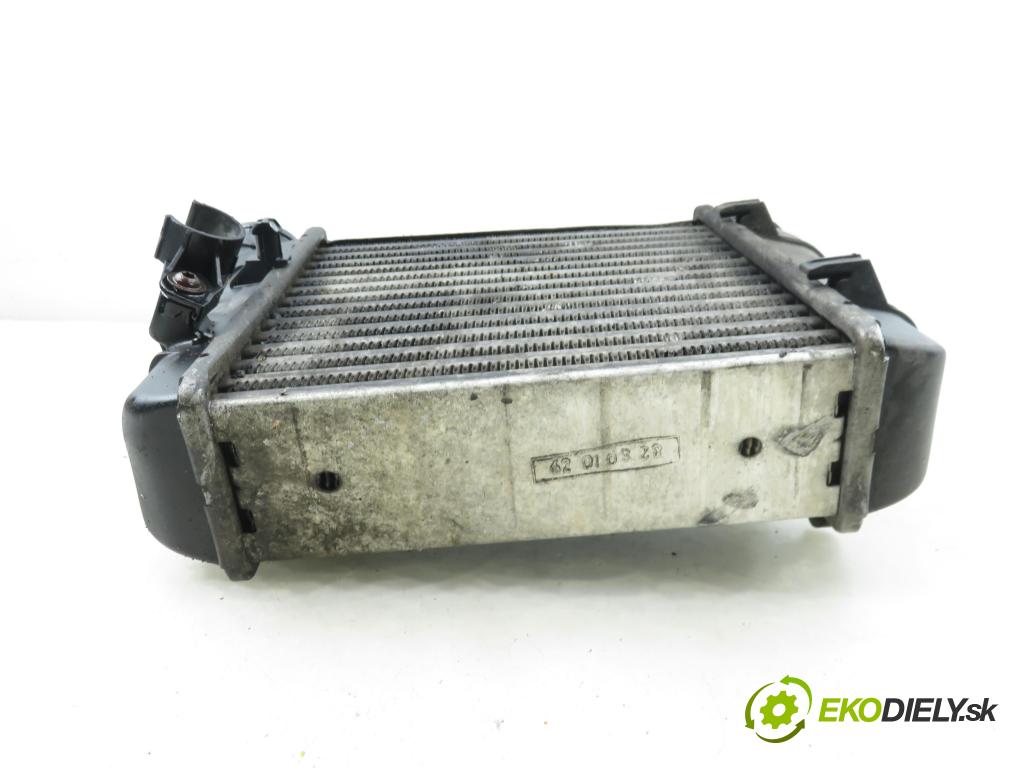 AUDI A4 (8E2, B6) SEDAN 2001 96,00 1.9 TDI PD 130 - AWX 1896,00 chladič intercooler 8E0145805F