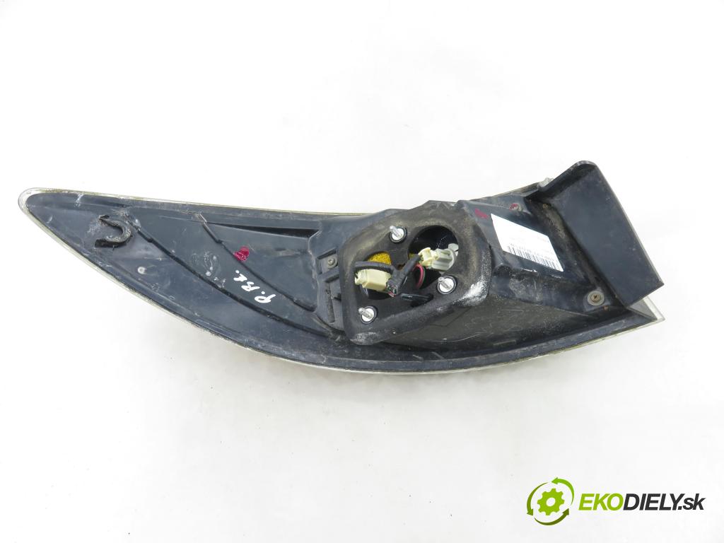 MAZDA 6 Kombi (GH) KOMBI 2009 103,00 2.0 MZR-CD - RF7J 1998,00 Svetlo pravé zadné GS2A51150 ; 22041095