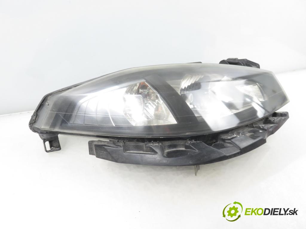 RENAULT LAGUNA II Grandtour (KG0/1_) KOMBI 2006 0,00 1.9 dCi (KG12) - F9Q 758 1870,00 světlo PP 8200481197 ; 89900470