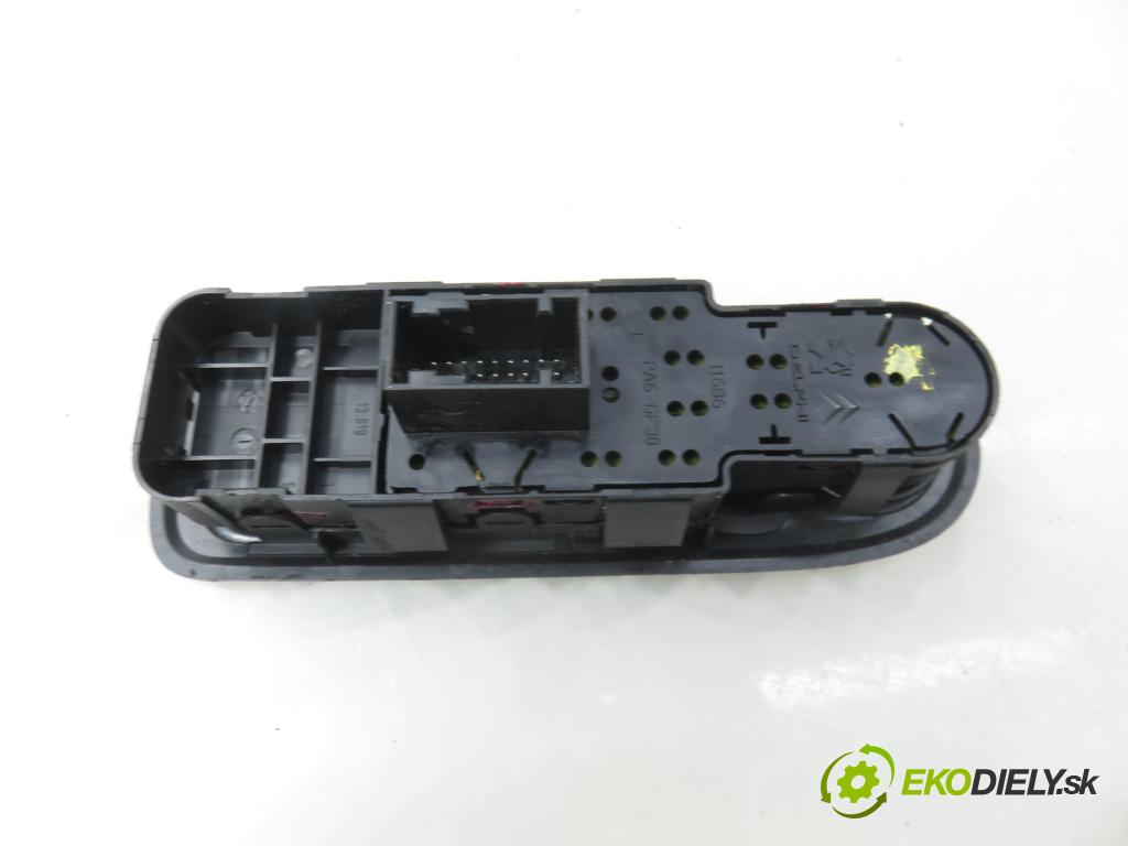 PEUGEOT 308 SW KOMBI 2008 88,00 1.6 16V - 5FW (EP6) 1598,00 Panel ovládaní oken 96565186XT