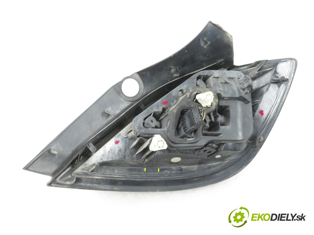OPEL ASTRA H (A04) HB 2004 74,00 1.7 CDTI 100 - Z 17 DTH 1686,00 světlo levé zadní 24451835