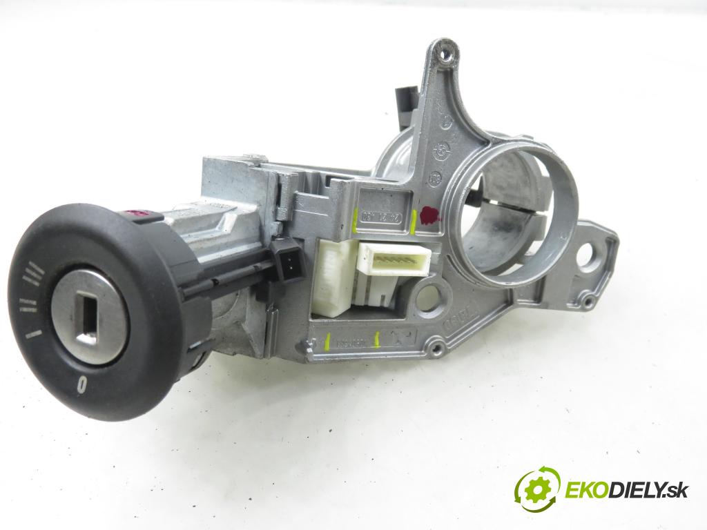 OPEL ASTRA H (A04) HB 2004 74,00 1.7 CDTI - Z 17 DTH 1686,00 spinačka / zámky 2421430 ; N0501881
