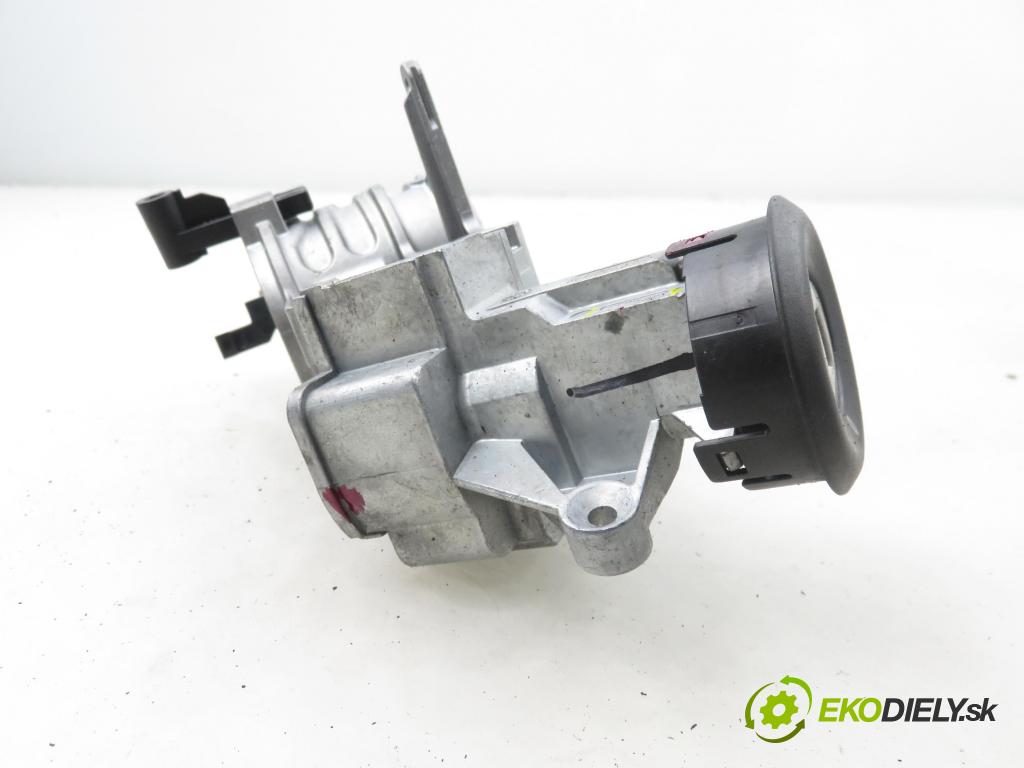 OPEL ASTRA H (A04) HB 2004 74,00 1.7 CDTI - Z 17 DTH 1686,00 spinačka / zámky 2421430 ; N0501881