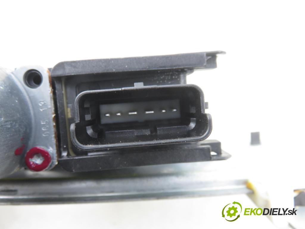 PEUGEOT 208 I (CA_, CC_) HB 2013 88,00 1.6 - 5FS (EP6C) 1598,00 mechanismus oken LTE 9673154280 ; 9674255180 ; 0130822699