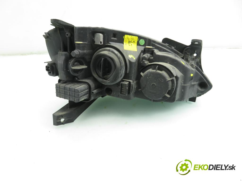 OPEL CORSA C (X01) HB 2002 43,00 1 - Z 10 XE 973,00 Svetlo LP 0301172205